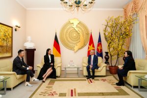 BUỔI GẶP GỠ TH N MẬT GIỮA ĐOÀN ĐẠI DIỆN WIR GROUP VÀ ĐẠI SỨ QUÁN VIỆT NAM TẠI CHLB ĐỨC
