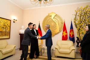 BUỔI GẶP GỠ TH N MẬT GIỮA ĐOÀN ĐẠI DIỆN WIR GROUP VÀ ĐẠI SỨ QUÁN VIỆT NAM TẠI CHLB ĐỨC