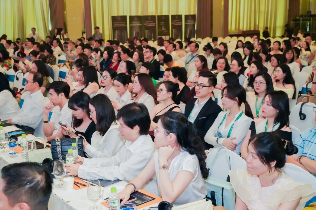 HỘI THẢO "ỨNG DỤNG CÔNG NGHỆ SINH HỌC TRONG TRẺ HÓA VÀ TÁI TẠO DA": BƯỚC ĐỘT PHÁ TRONG TRẺ HÓA VÀ TÁI TẠO DA