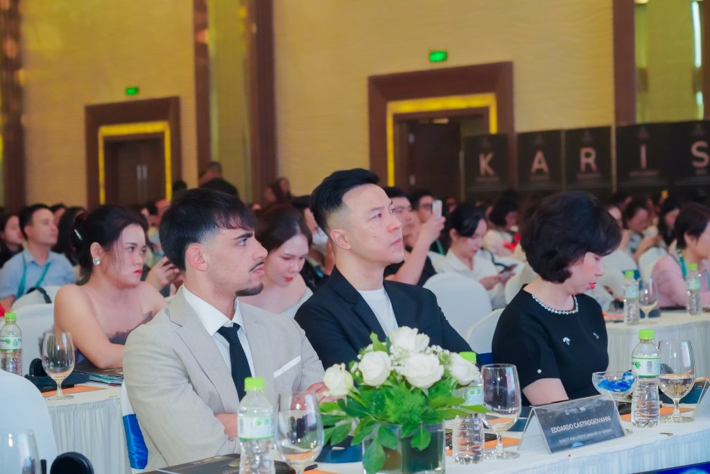 HỘI THẢO "ỨNG DỤNG CÔNG NGHỆ SINH HỌC TRONG TRẺ HÓA VÀ TÁI TẠO DA": BƯỚC ĐỘT PHÁ TRONG TRẺ HÓA VÀ TÁI TẠO DA