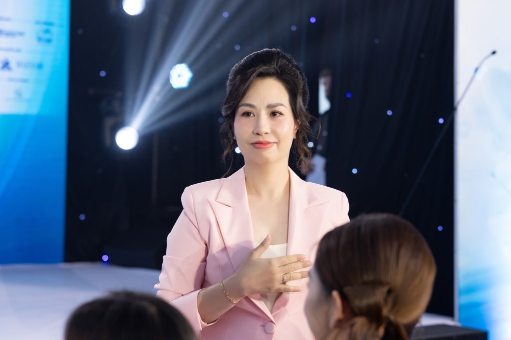 ĐẠI DIỆN LACTOBACT INTIMA - NTT KIM CƯƠNG XUẤT HIỆN RẠNG RỠ TẠI HỌP BÁO TRAO SASH VÀ CÔNG BỐ THÍ SINH HOA HẬU QUỐC GIA VIỆT NAM 2024