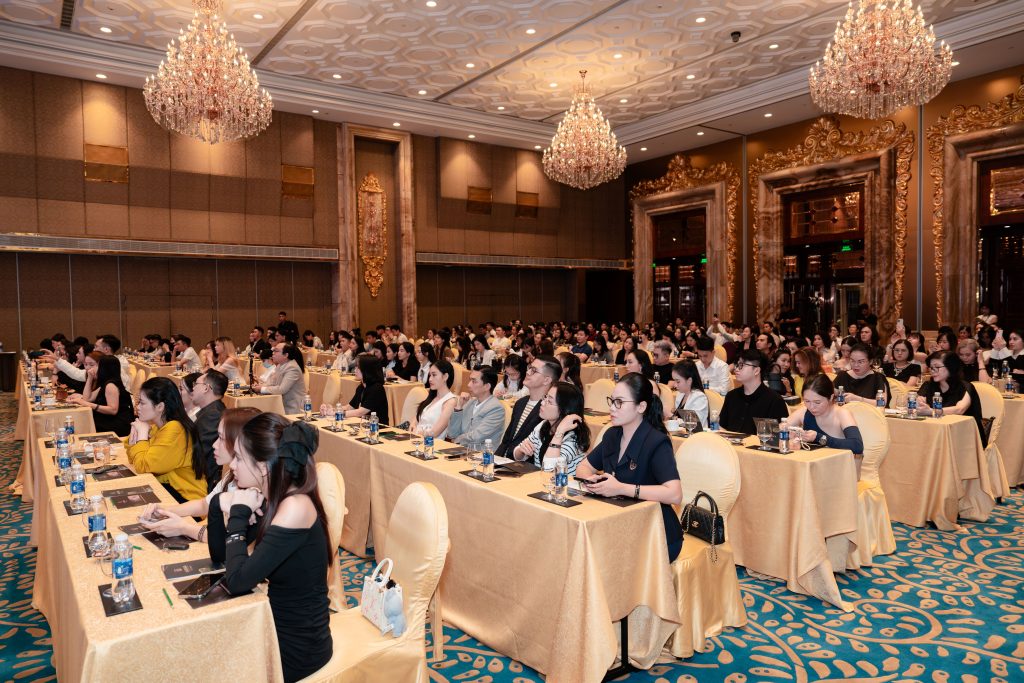 KARISMA MEETING 2024 BÙNG NỔ TẠI TP. HỒ CHÍ MINH VỚI HƠN 300 KHÁCH MỜI CHUYÊN GIA