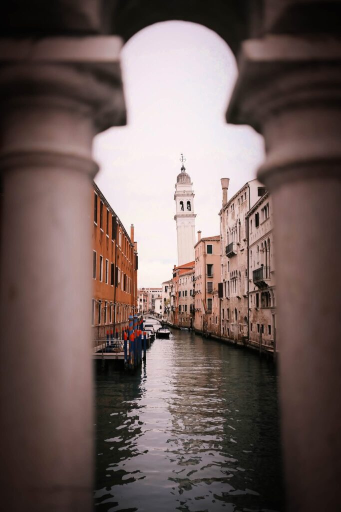 NHÌN LẠI HÀNH TRÌNH ĐẦY CẢM XÚC CỦA KARISMA'S EUROPE TOUR